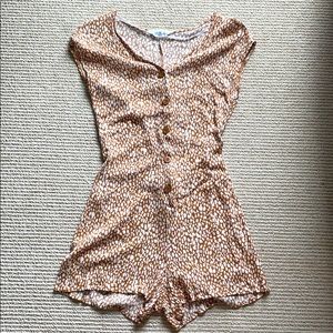 Cute romper!